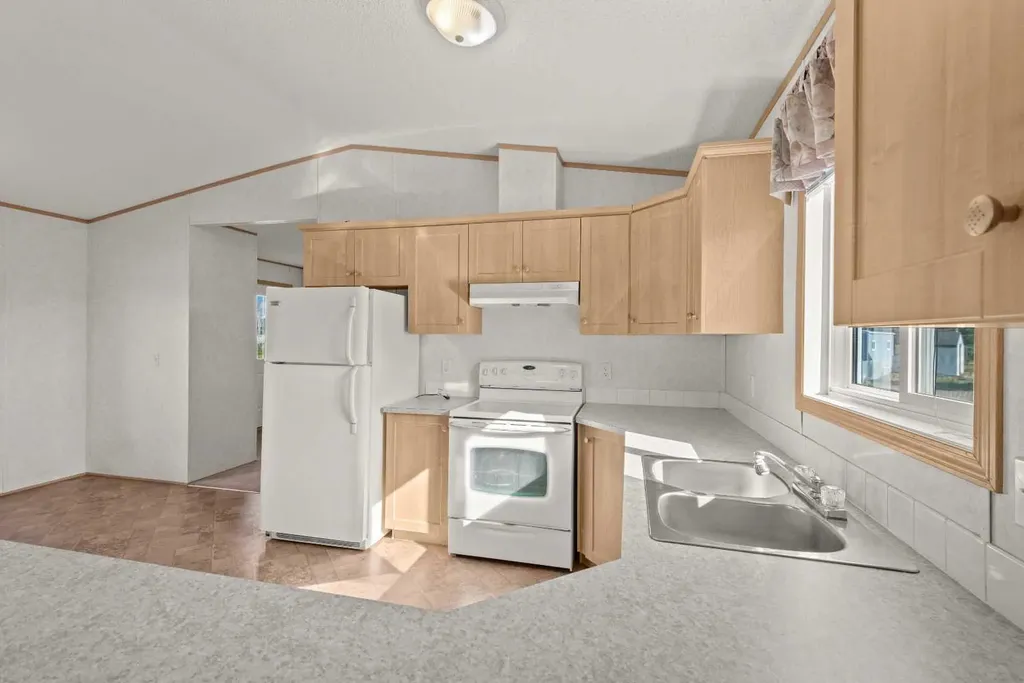 8 Trochu Avenue Trochu AB T0M2C0