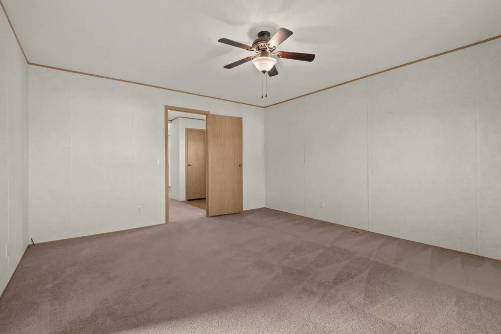 8 Trochu Avenue Trochu AB T0M2C0