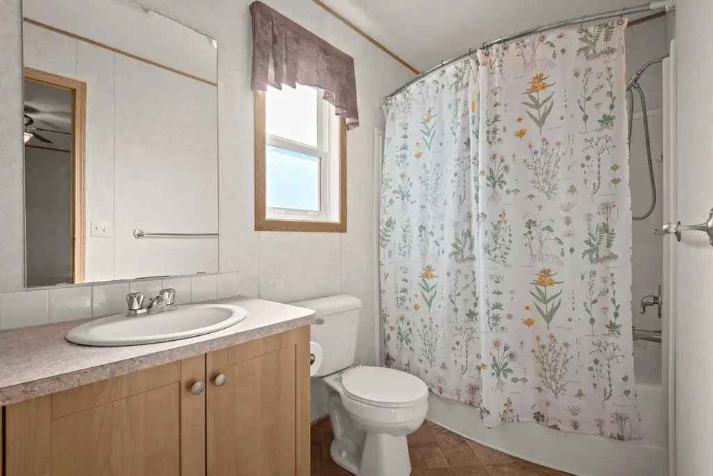 8 Trochu Avenue Trochu AB T0M2C0