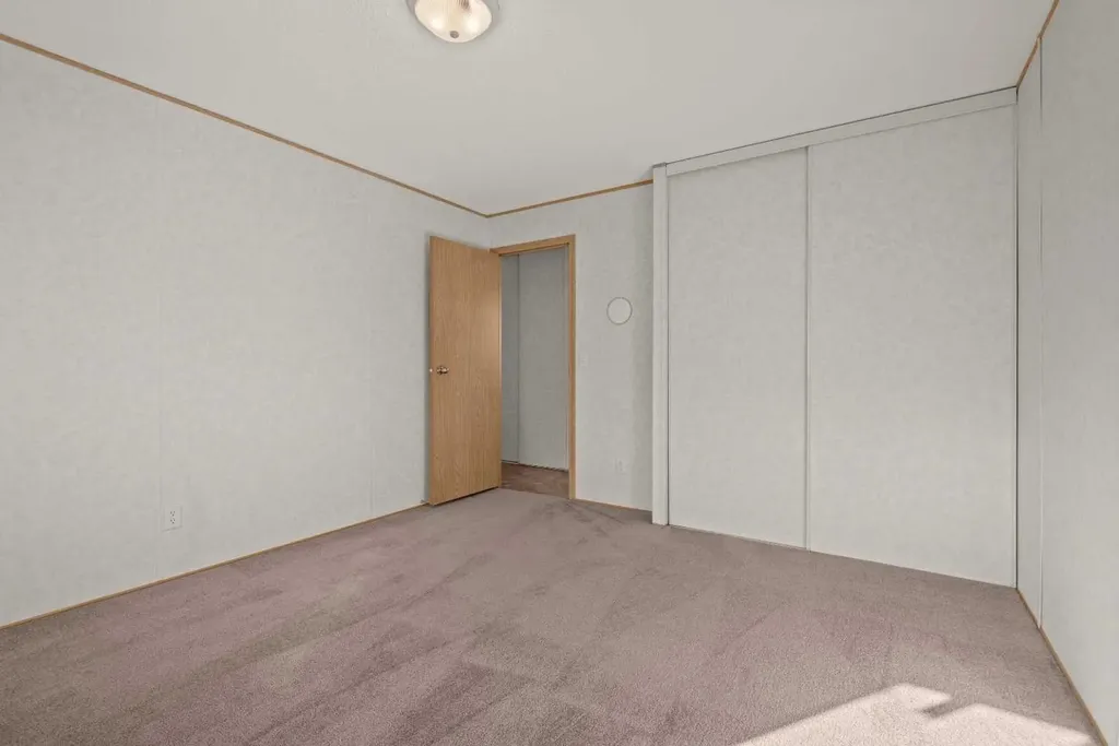 8 Trochu Avenue Trochu AB T0M2C0