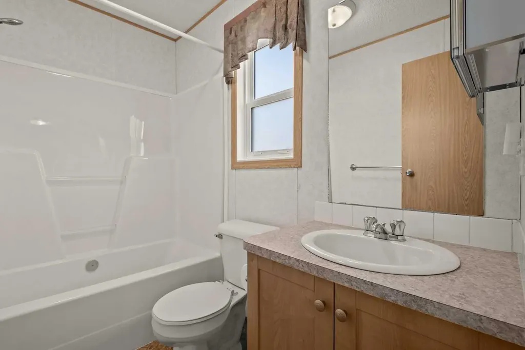 8 Trochu Avenue Trochu AB T0M2C0