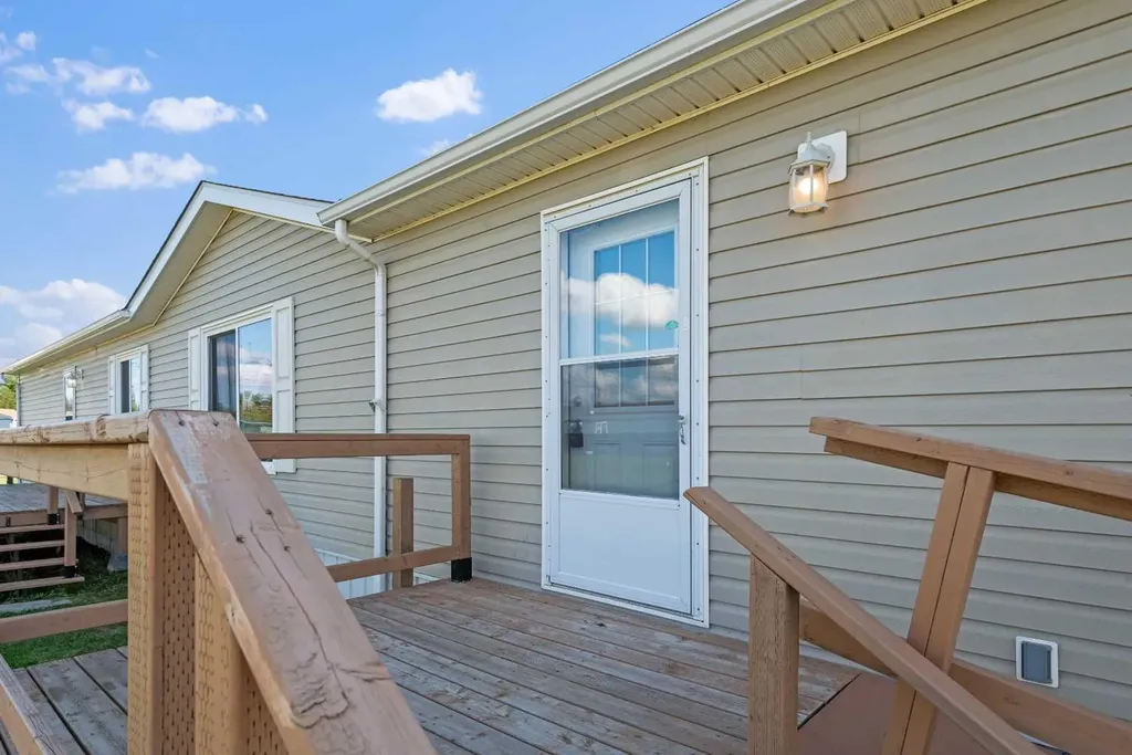 8 Trochu Avenue Trochu AB T0M2C0