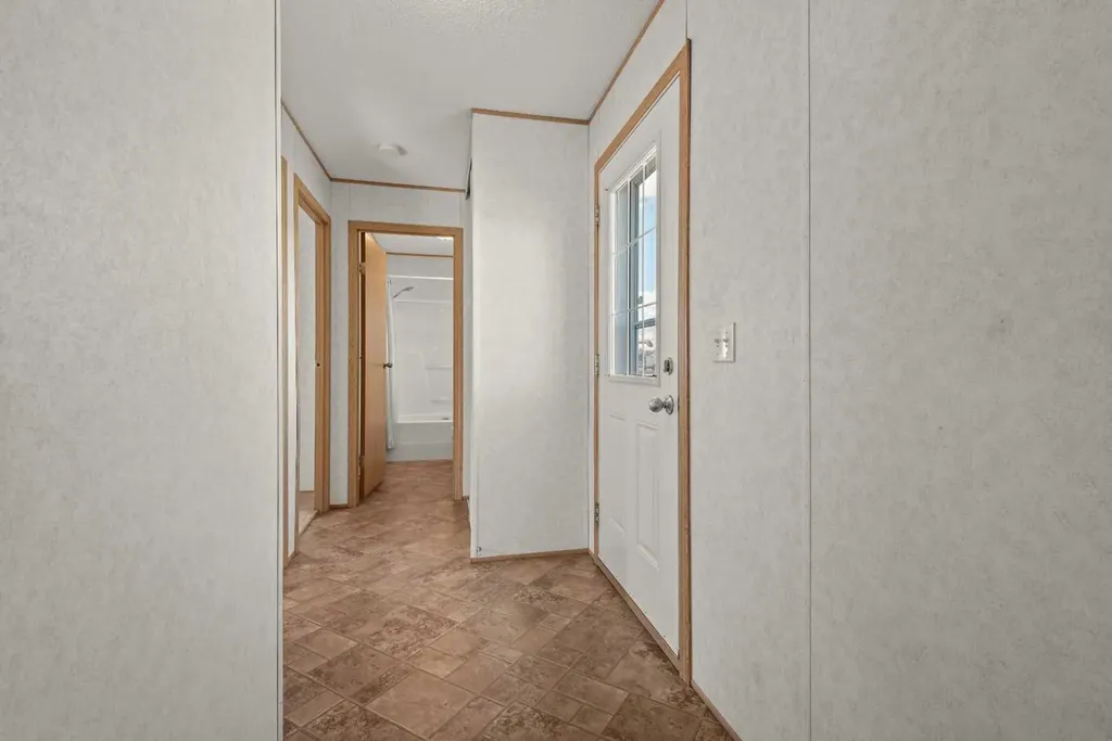 8 Trochu Avenue Trochu AB T0M2C0