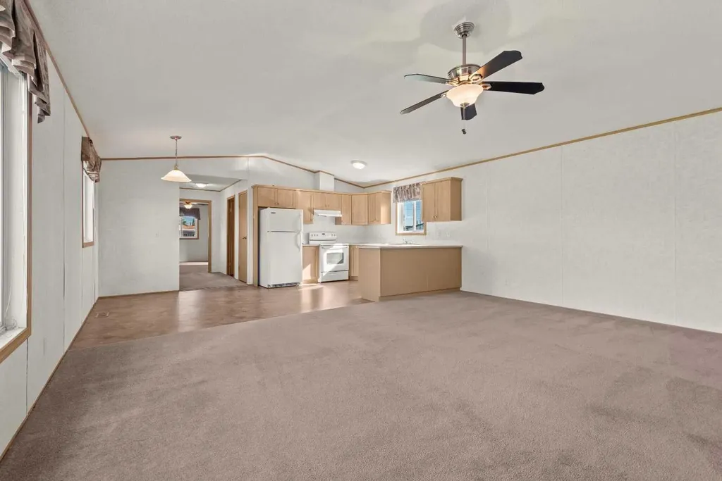 8 Trochu Avenue Trochu AB T0M2C0