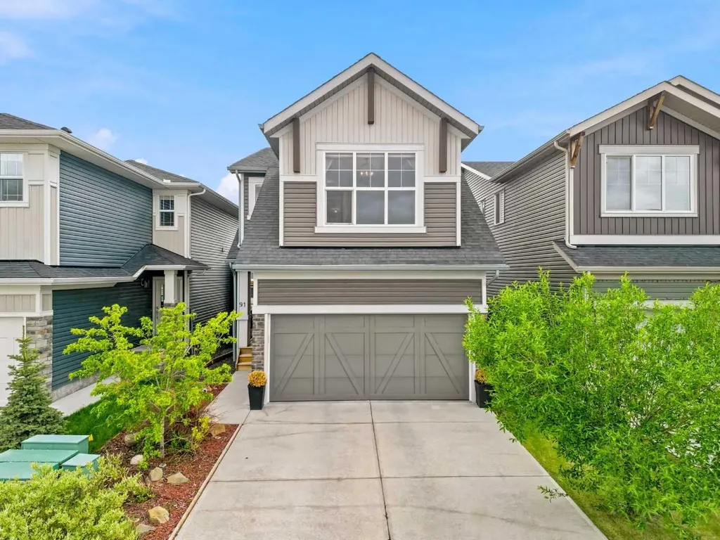 91 Emberside Garden Cochrane AB T4C 2L9