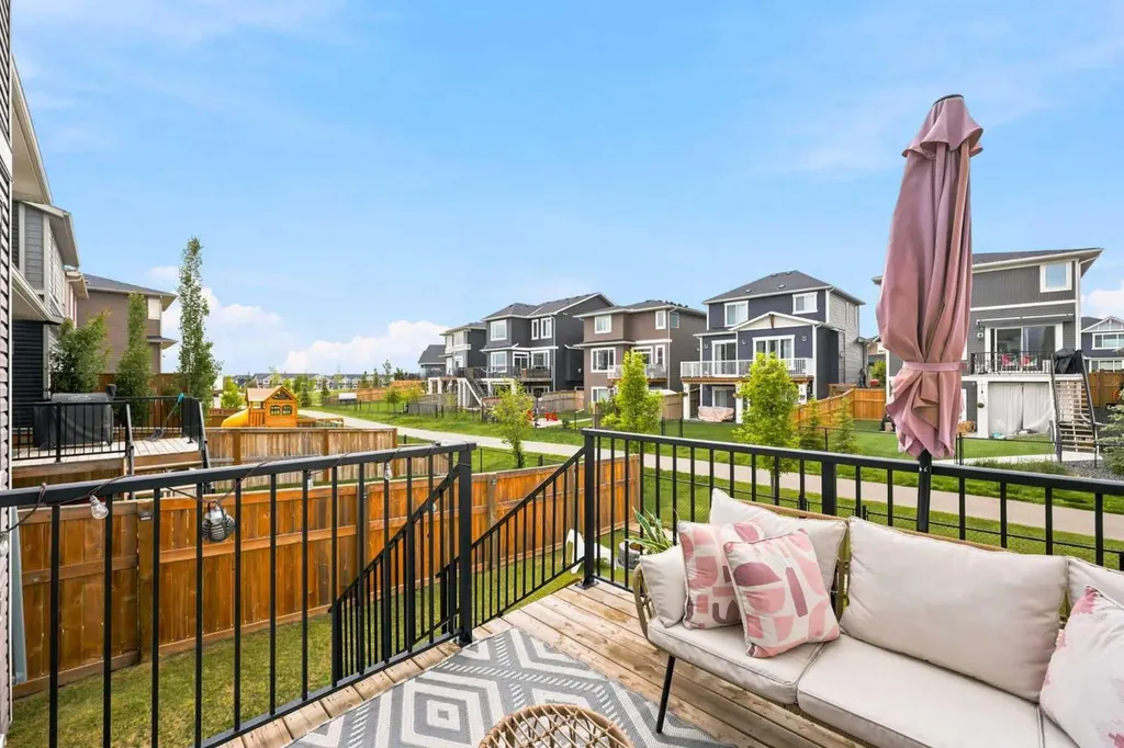 91 Emberside Garden Cochrane AB T4C 2L9