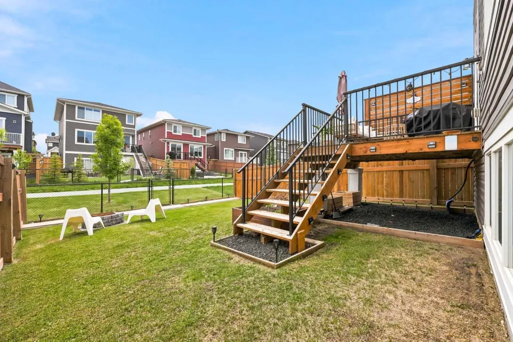 91 Emberside Garden Cochrane AB T4C 2L9