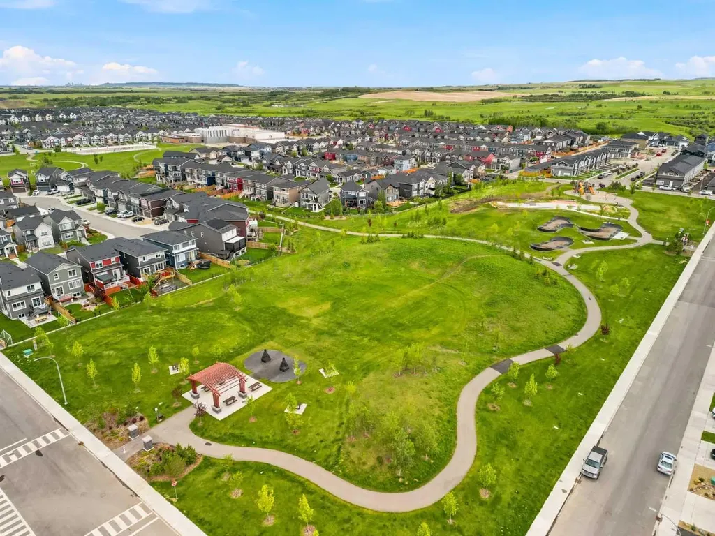 91 Emberside Garden Cochrane AB T4C 2L9