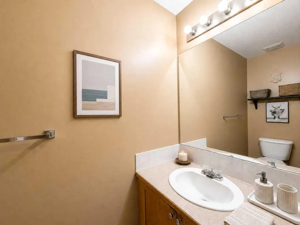 156 Canoe Drive SW Airdrie AB T4B2Z3