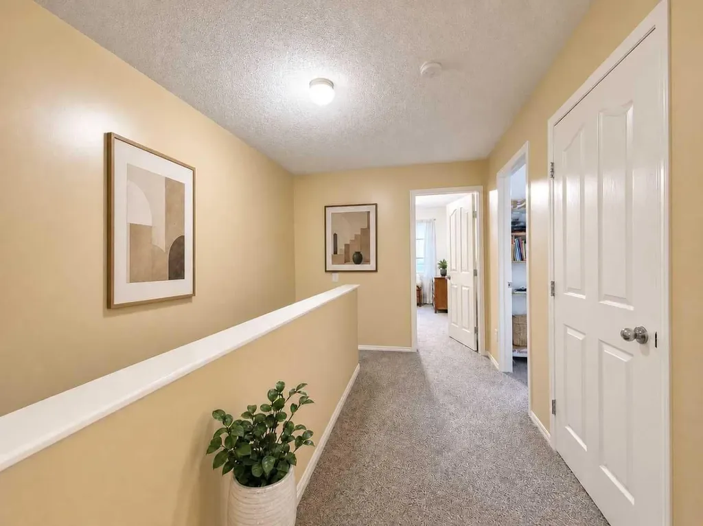 156 Canoe Drive SW Airdrie AB T4B2Z3