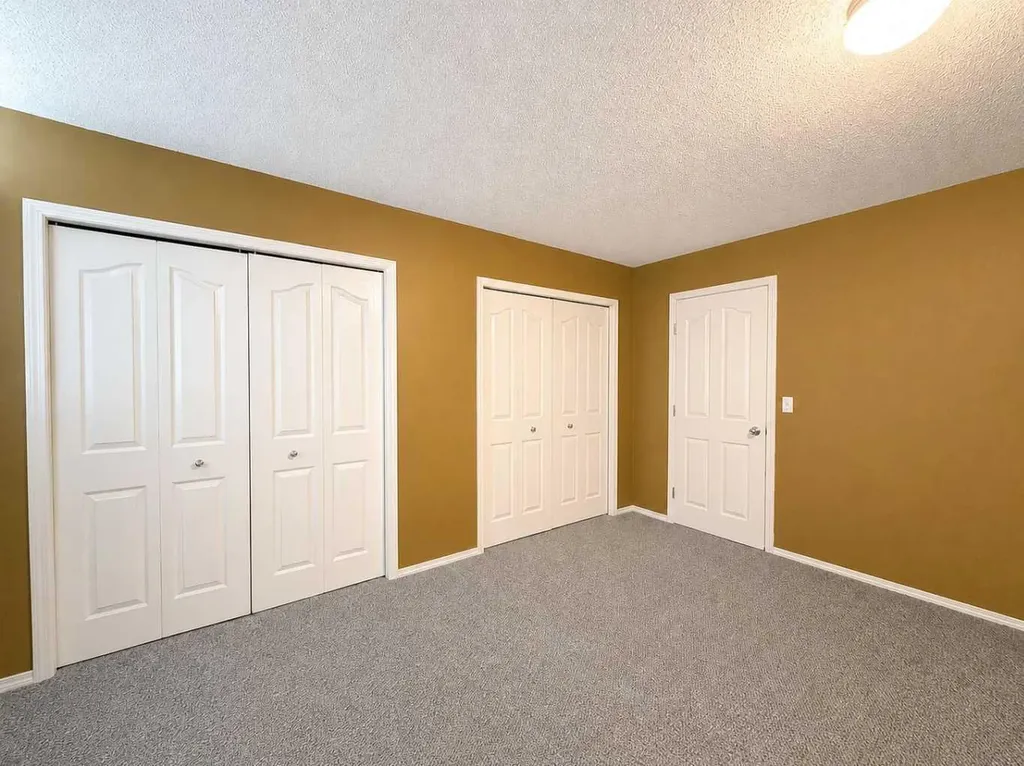156 Canoe Drive SW Airdrie AB T4B2Z3