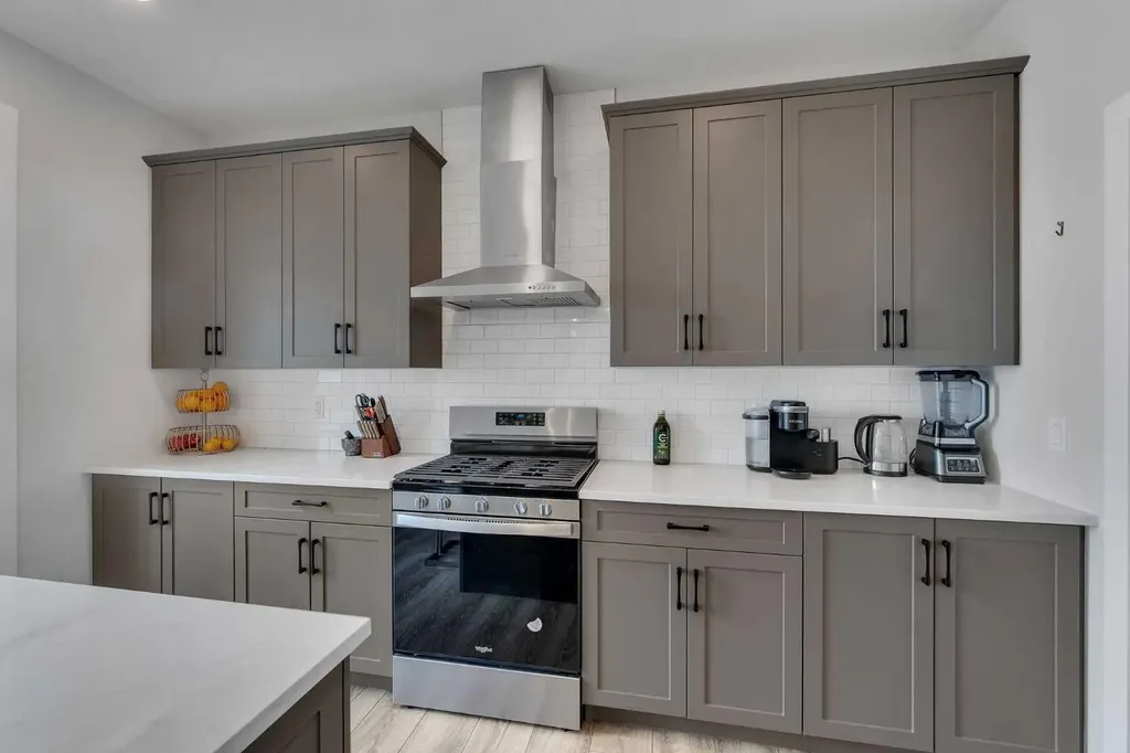 34 Belvedere Green SE Calgary AB T2A 7M5