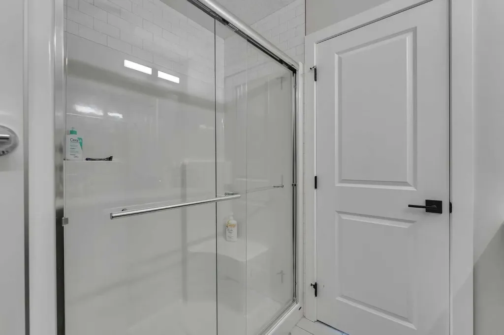 34 Belvedere Green SE Calgary AB T2A 7M5