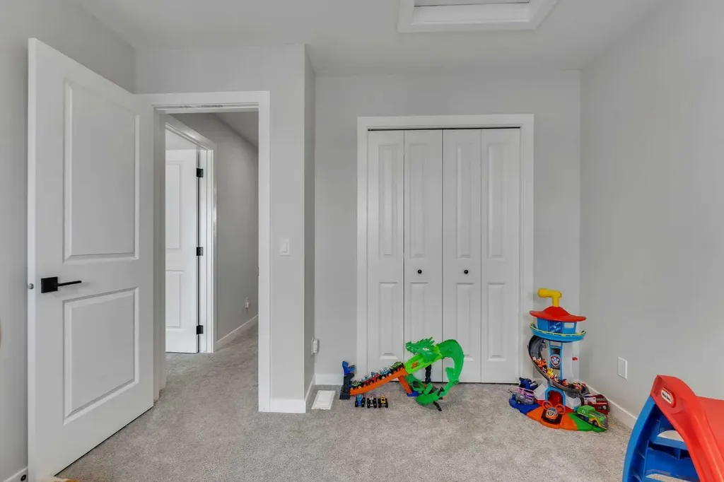 34 Belvedere Green SE Calgary AB T2A 7M5