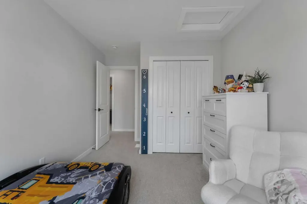 34 Belvedere Green SE Calgary AB T2A 7M5