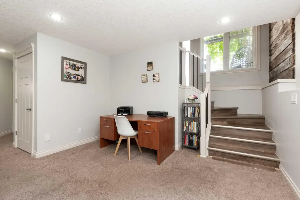 8 Riverton Crescent W Lethbridge AB T1K 5P3