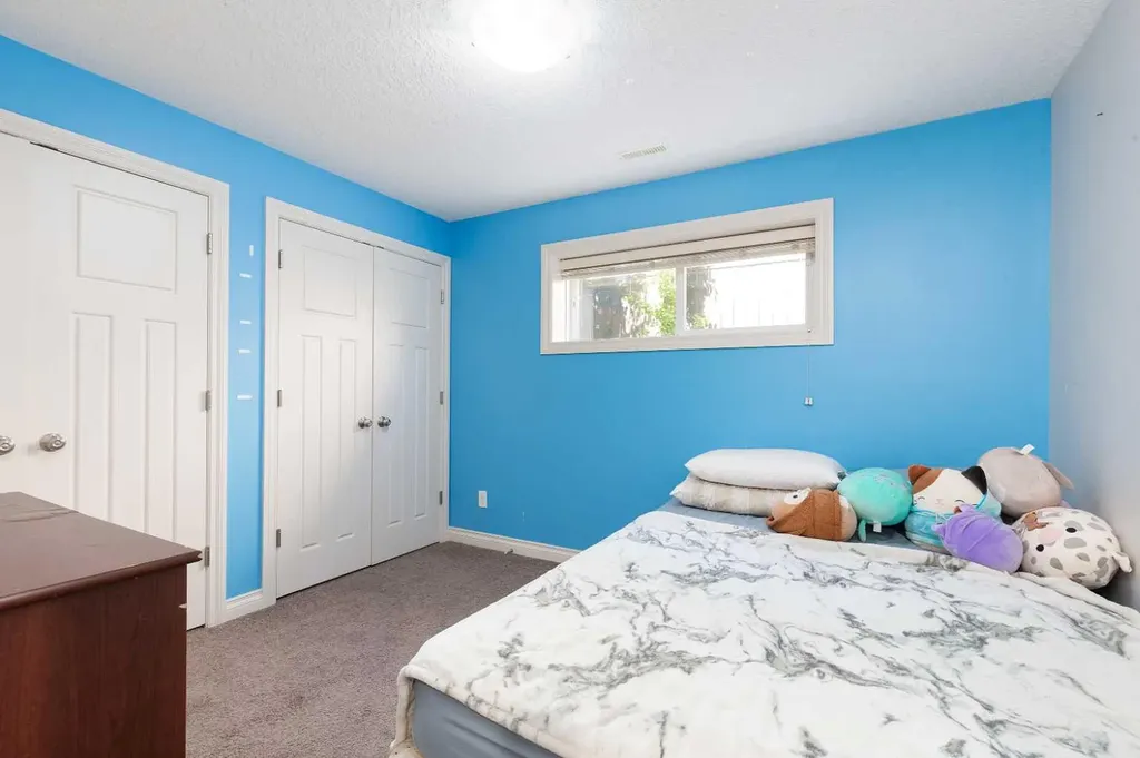 8 Riverton Crescent W Lethbridge AB T1K 5P3