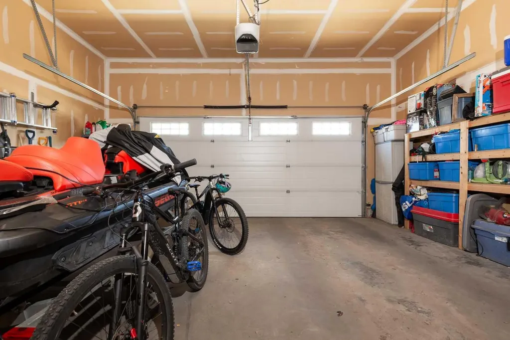 8 Riverton Crescent W Lethbridge AB T1K 5P3