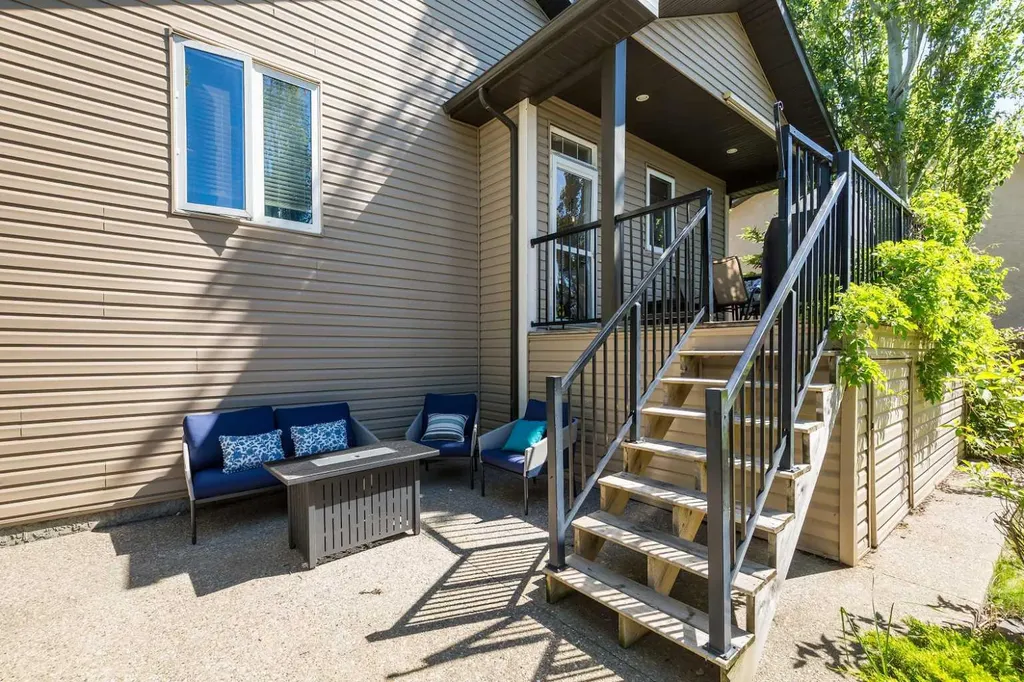 8 Riverton Crescent W Lethbridge AB T1K 5P3