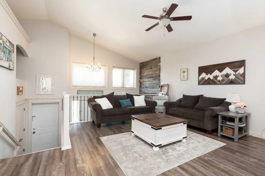 8 Riverton Crescent W Lethbridge AB T1K 5P3