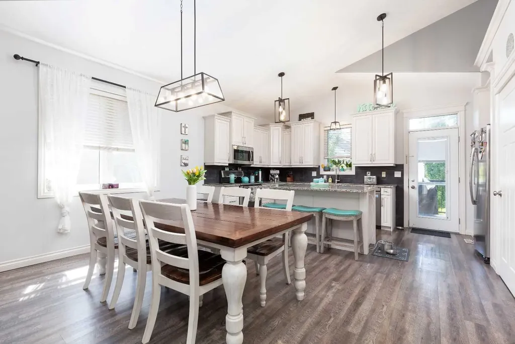 8 Riverton Crescent W Lethbridge AB T1K 5P3