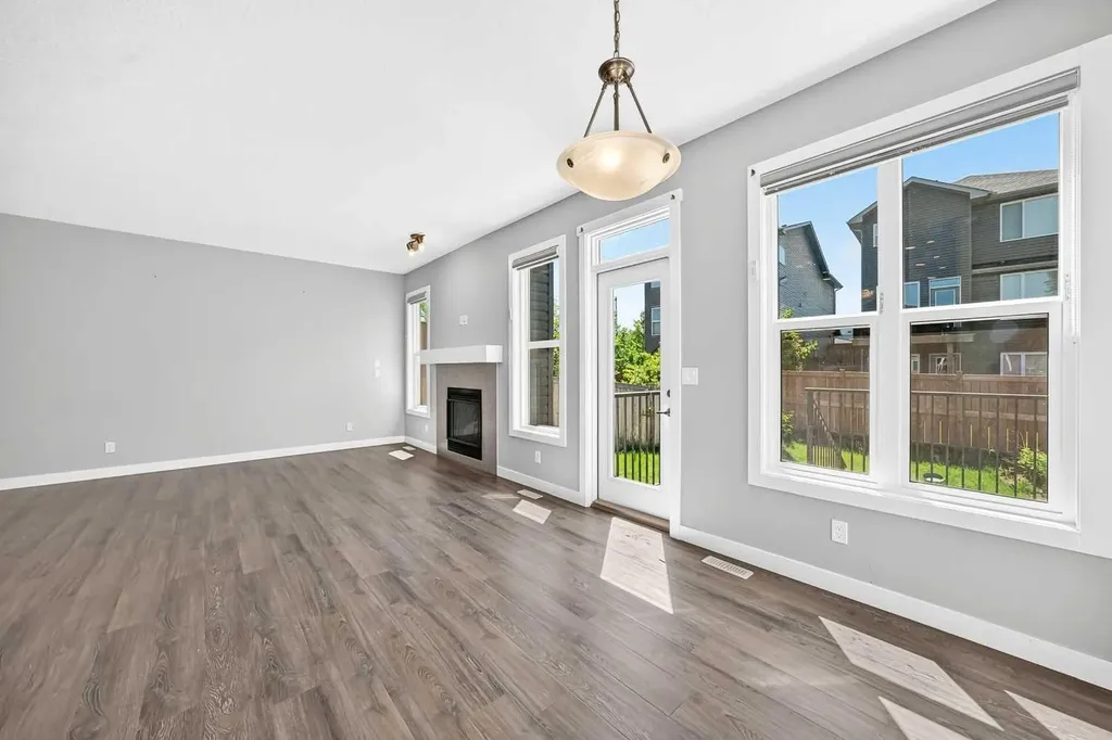 110 Crestbrook Way SW Calgary AB T3B 6H1