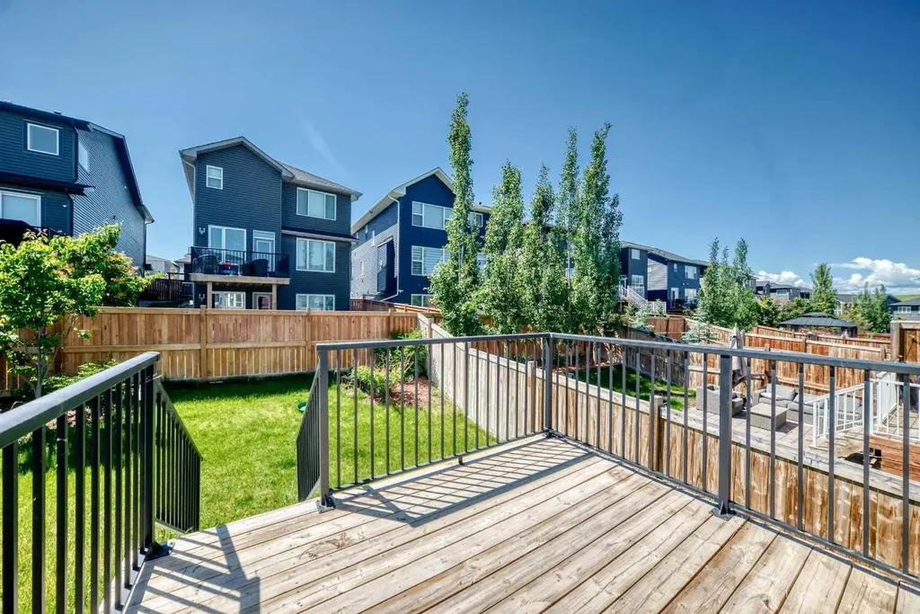 110 Crestbrook Way SW Calgary AB T3B 6H1