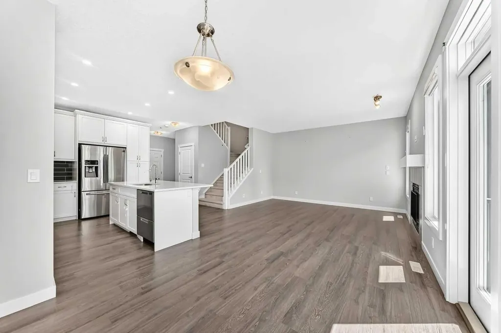 110 Crestbrook Way SW Calgary AB T3B 6H1