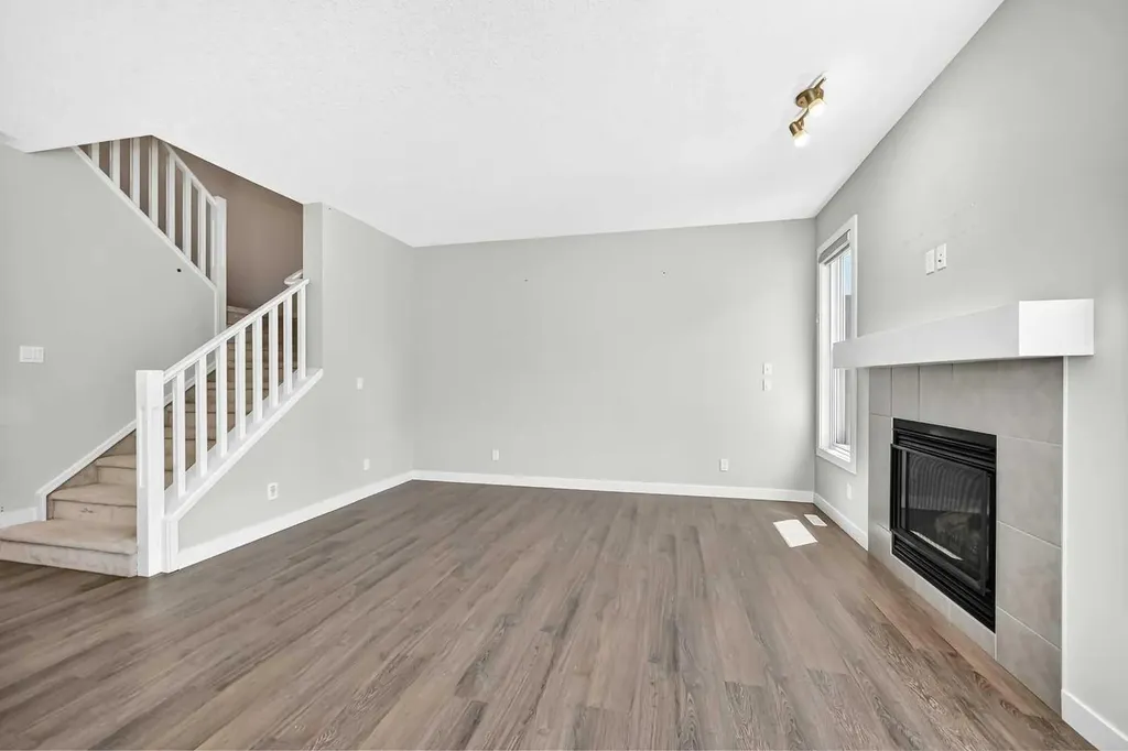 110 Crestbrook Way SW Calgary AB T3B 6H1