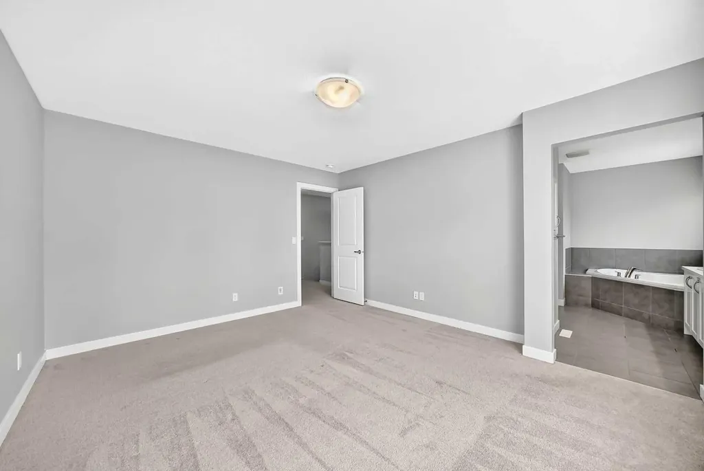 110 Crestbrook Way SW Calgary AB T3B 6H1