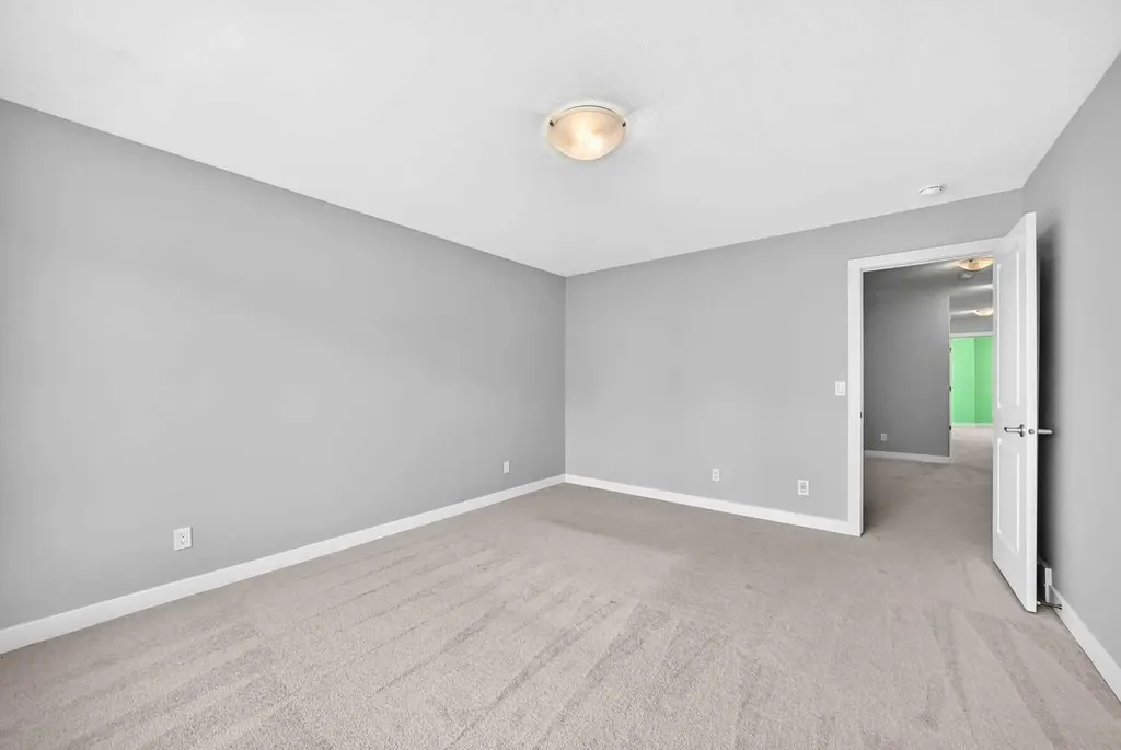 110 Crestbrook Way SW Calgary AB T3B 6H1