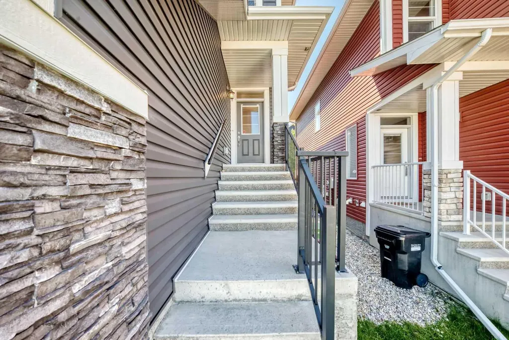 110 Crestbrook Way SW Calgary AB T3B 6H1