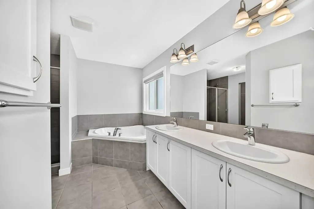 110 Crestbrook Way SW Calgary AB T3B 6H1