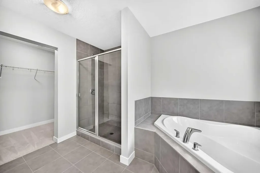 110 Crestbrook Way SW Calgary AB T3B 6H1