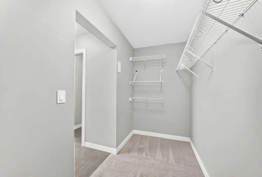 110 Crestbrook Way SW Calgary AB T3B 6H1