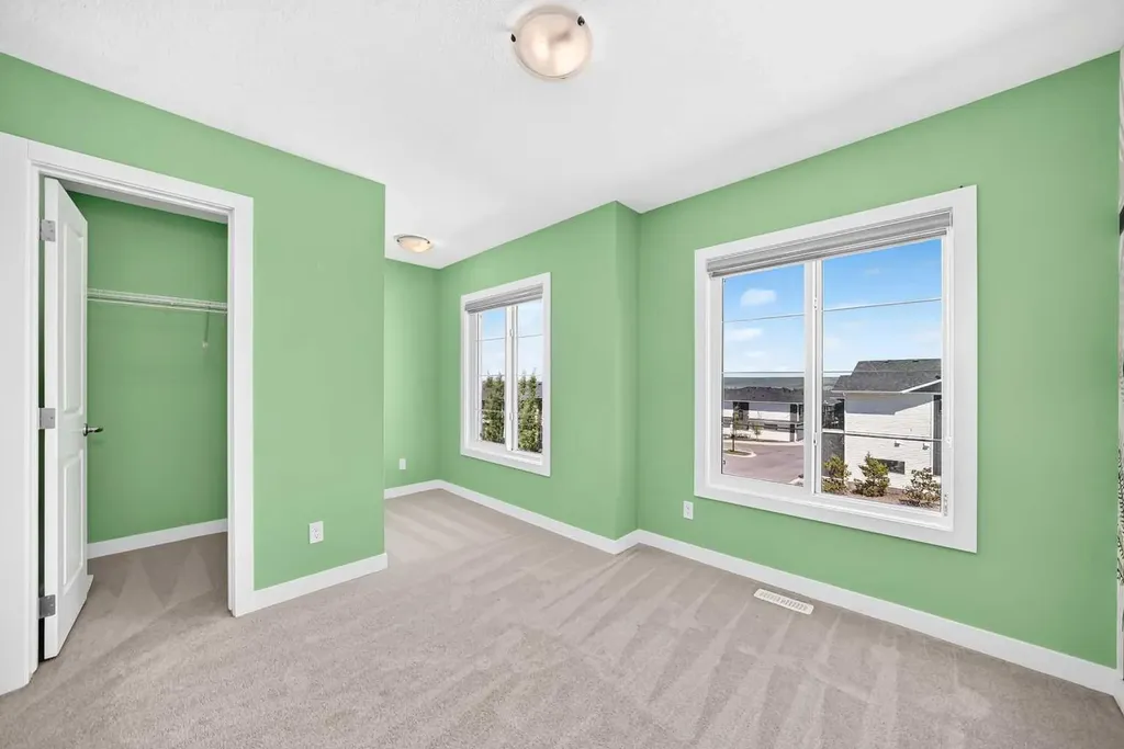 110 Crestbrook Way SW Calgary AB T3B 6H1