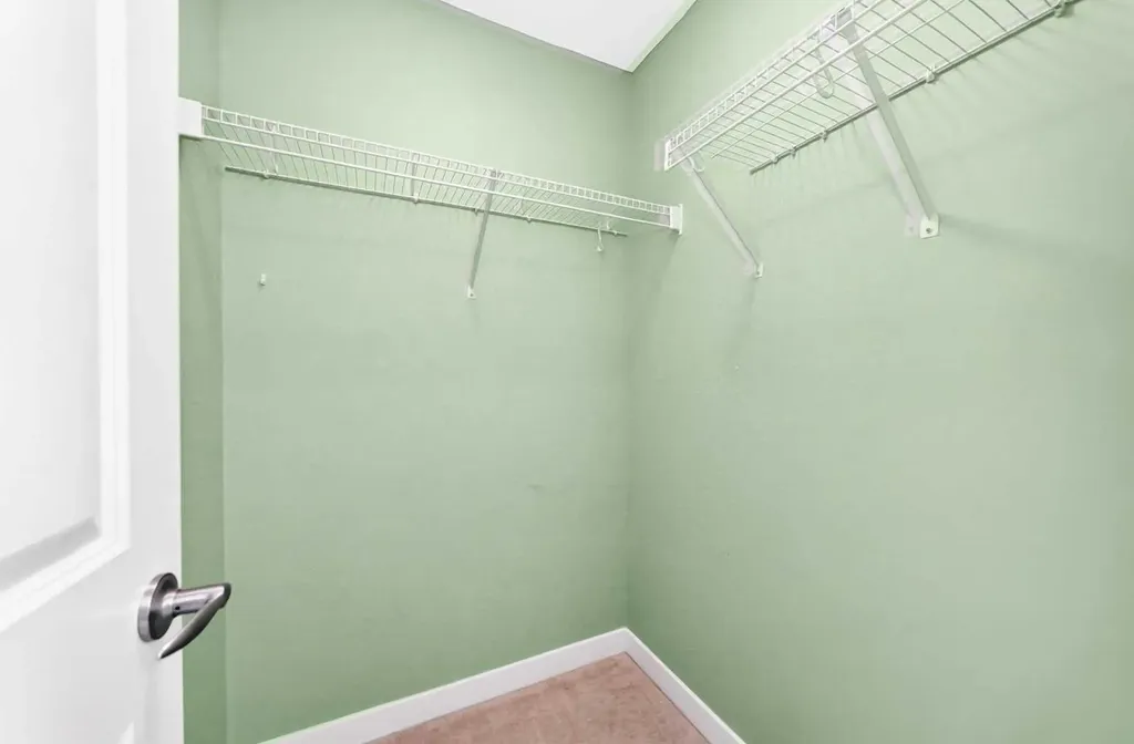 110 Crestbrook Way SW Calgary AB T3B 6H1