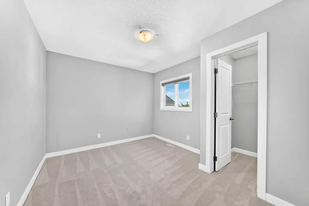 110 Crestbrook Way SW Calgary AB T3B 6H1