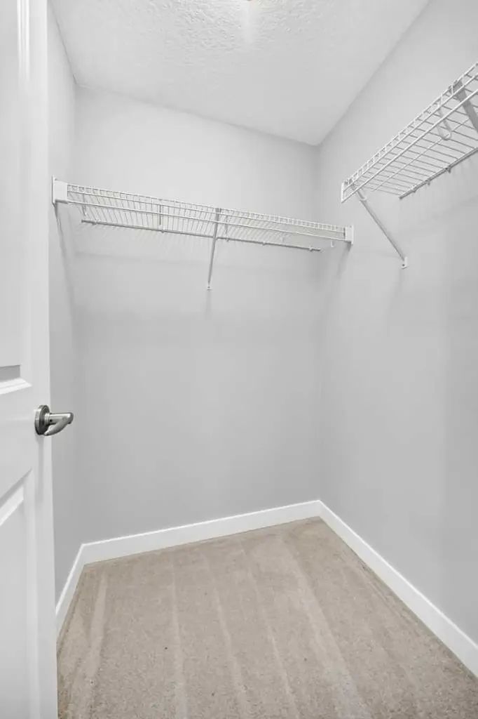 110 Crestbrook Way SW Calgary AB T3B 6H1