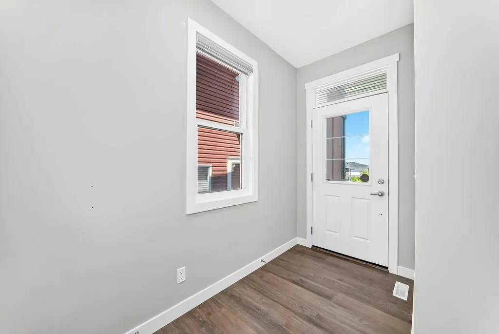 110 Crestbrook Way SW Calgary AB T3B 6H1