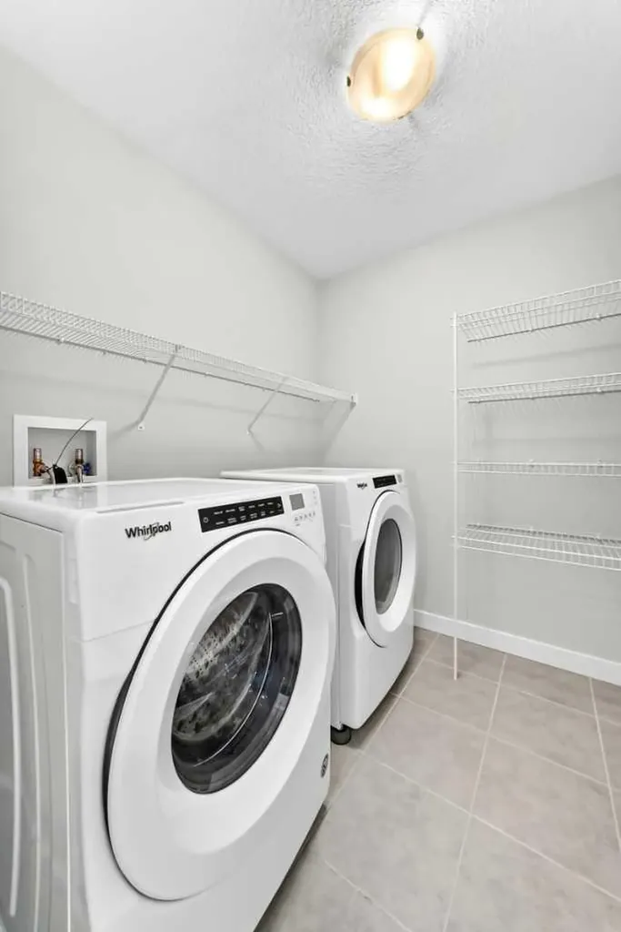 110 Crestbrook Way SW Calgary AB T3B 6H1