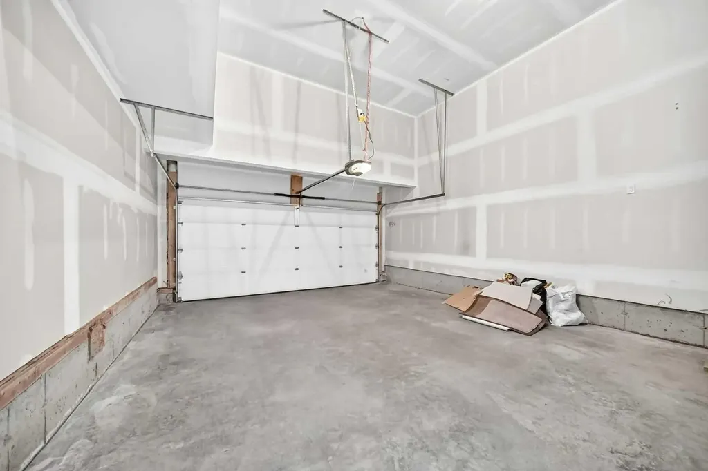 110 Crestbrook Way SW Calgary AB T3B 6H1