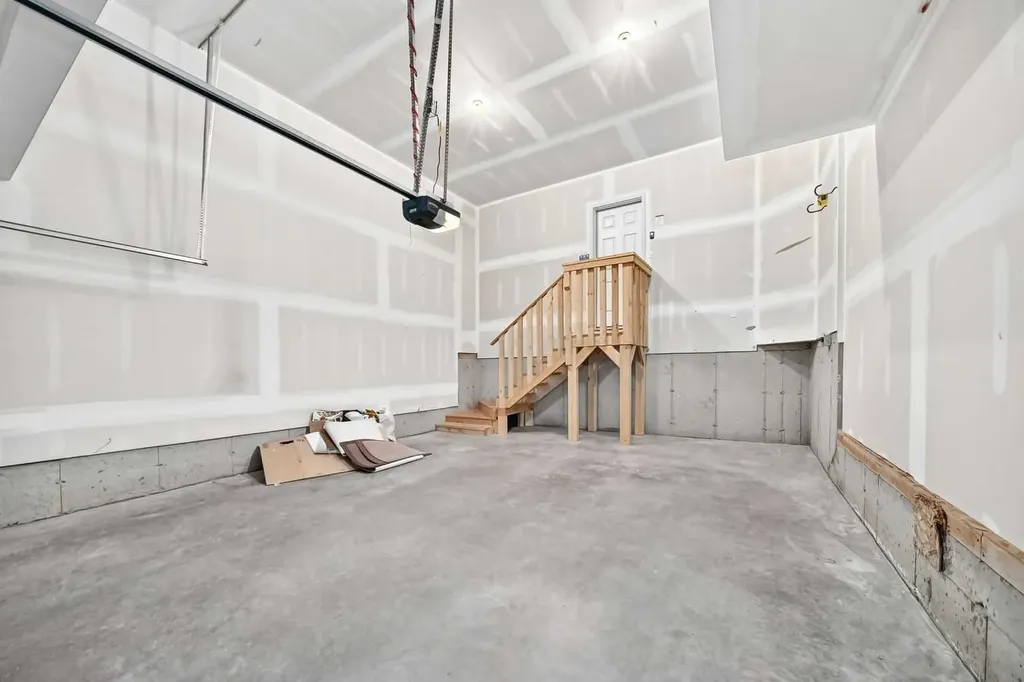 110 Crestbrook Way SW Calgary AB T3B 6H1