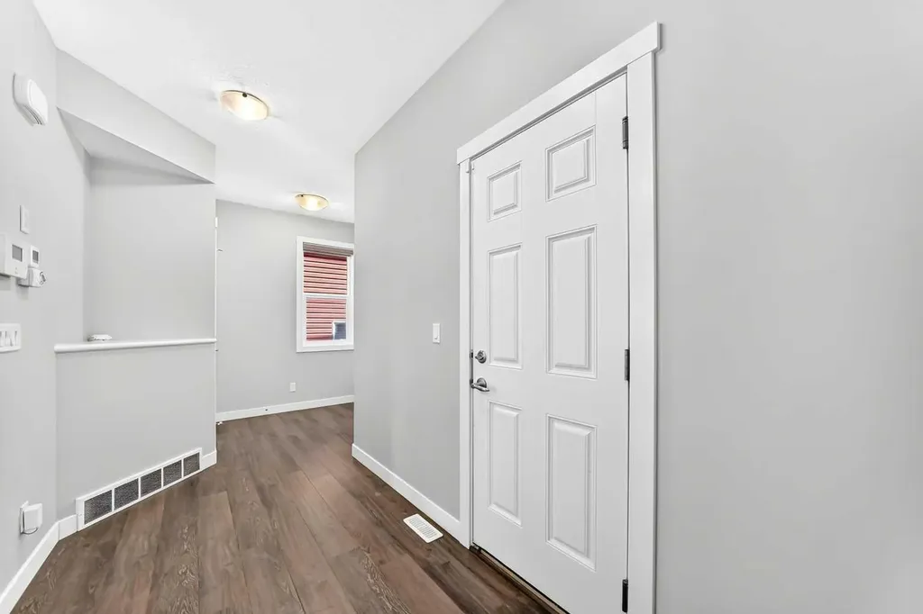 110 Crestbrook Way SW Calgary AB T3B 6H1