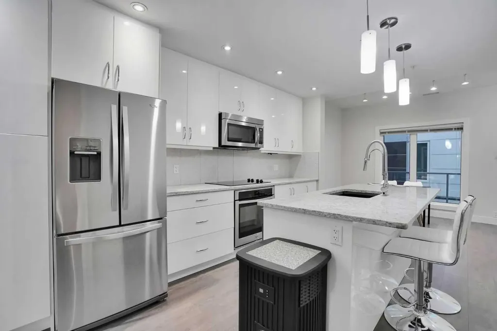 20 Brentwood Common NW Calgary AB T2L 2L7