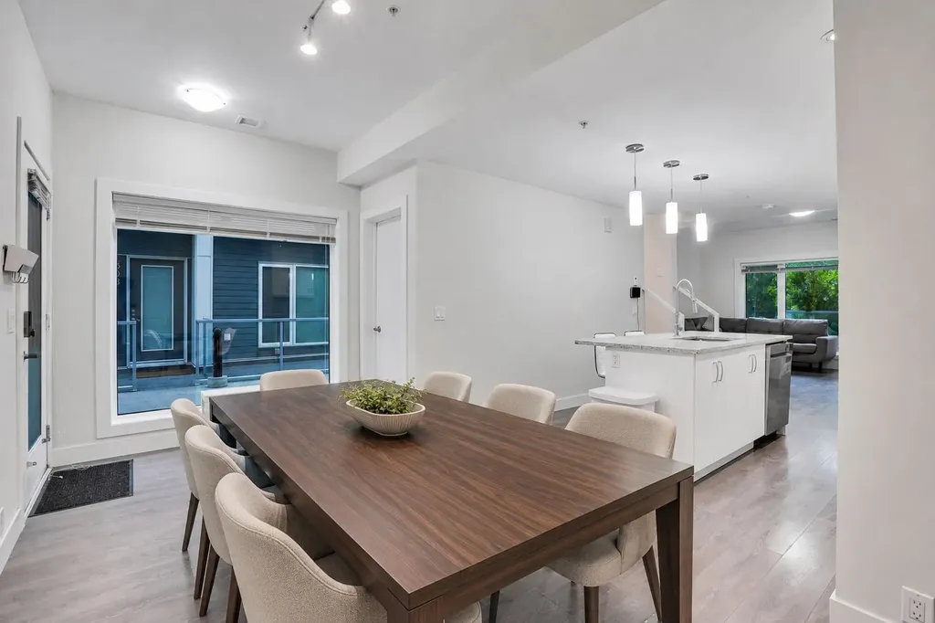 20 Brentwood Common NW Calgary AB T2L 2L7