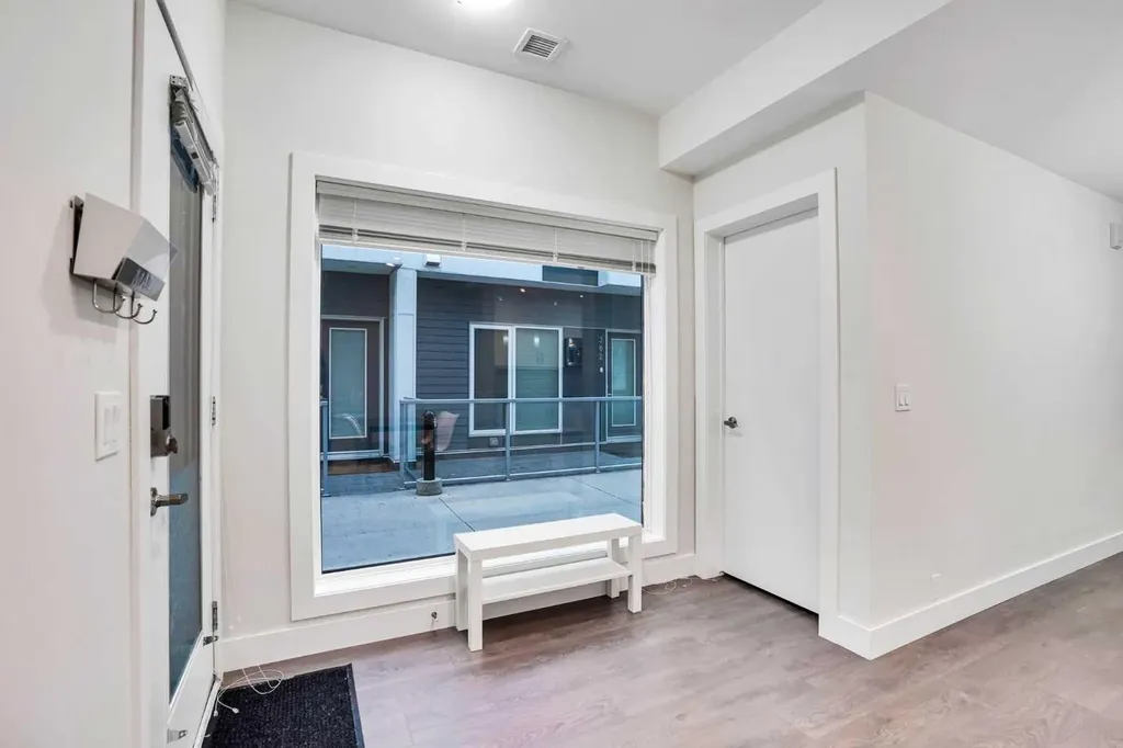 20 Brentwood Common NW Calgary AB T2L 2L7
