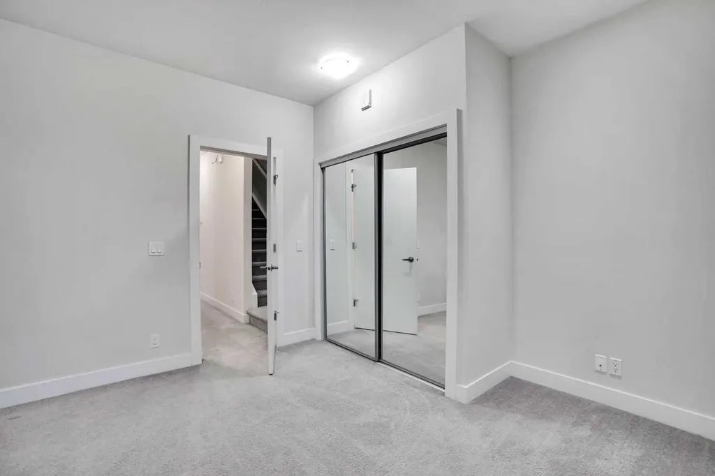 20 Brentwood Common NW Calgary AB T2L 2L7