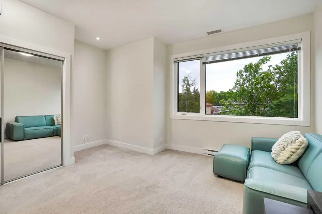 20 Brentwood Common NW Calgary AB T2L 2L7