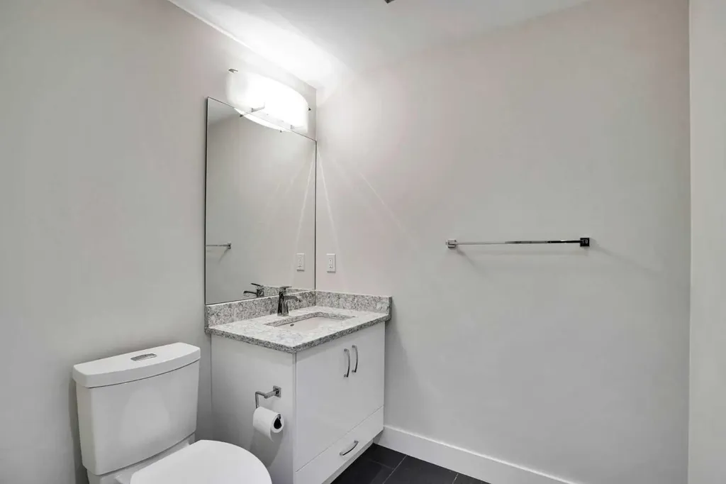 20 Brentwood Common NW Calgary AB T2L 2L7